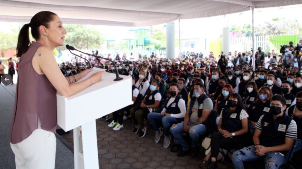 Pues Es Que Son Traidores A La Patria Sheinbaum Respalda Campaña De Morena Mujer Es Más 0717