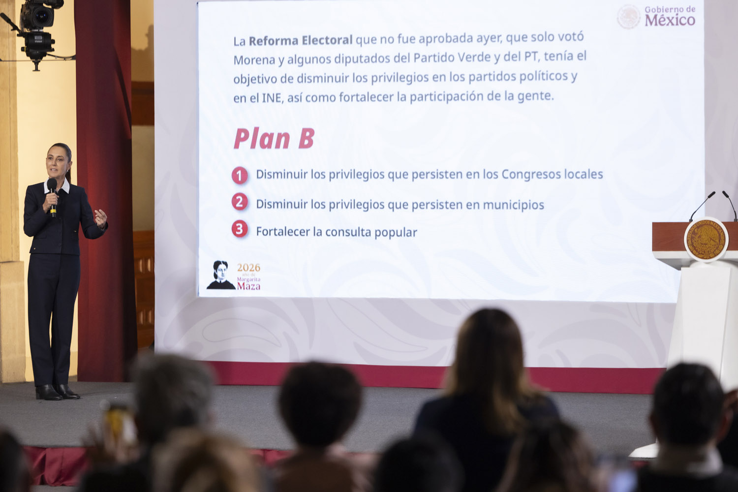 Sheinbaum presenta Plan B en materia electoral; lo enviará el lunes al ...